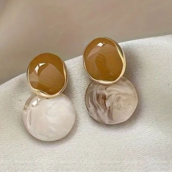 Elegant two tone earrings - Picture 3 of 5